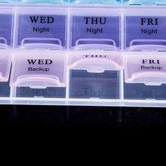 1PCS 4 Row 7 Days 28 Squares Tablet Pill Box