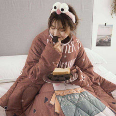 Winter Lazy Quilt With Sleeves