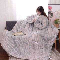 Winter Lazy Quilt With Sleeves